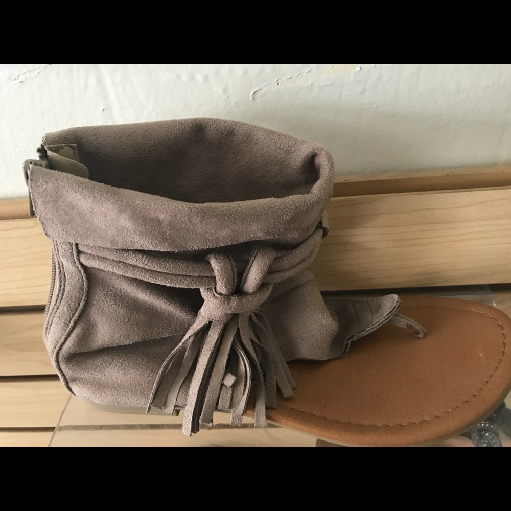 Sandal With ankle suede detail